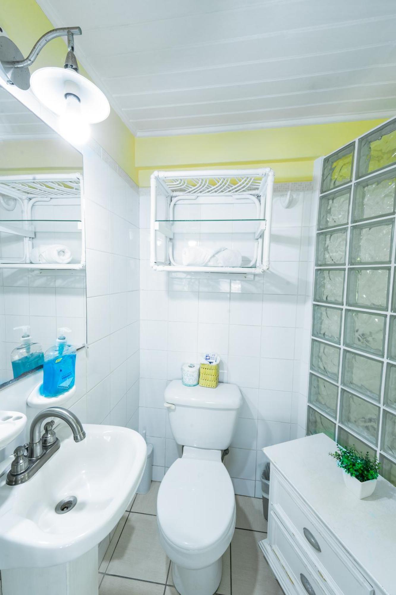 Deyna'S City Inn St. George's ห้อง รูปภาพ