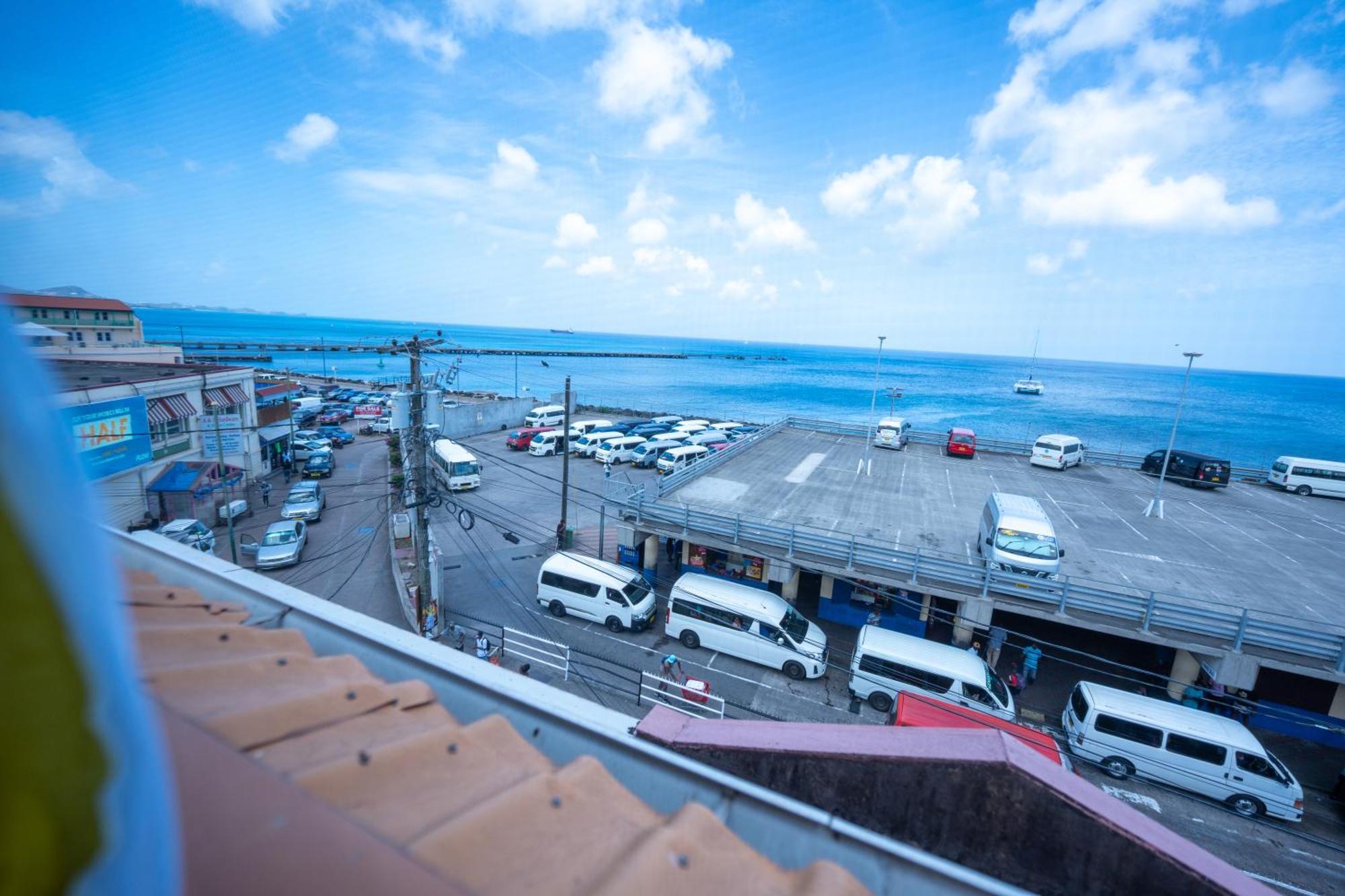 Deyna'S City Inn St. George's ภายนอก รูปภาพ