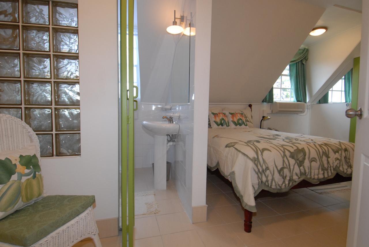 Deyna'S City Inn St. George's ภายนอก รูปภาพ