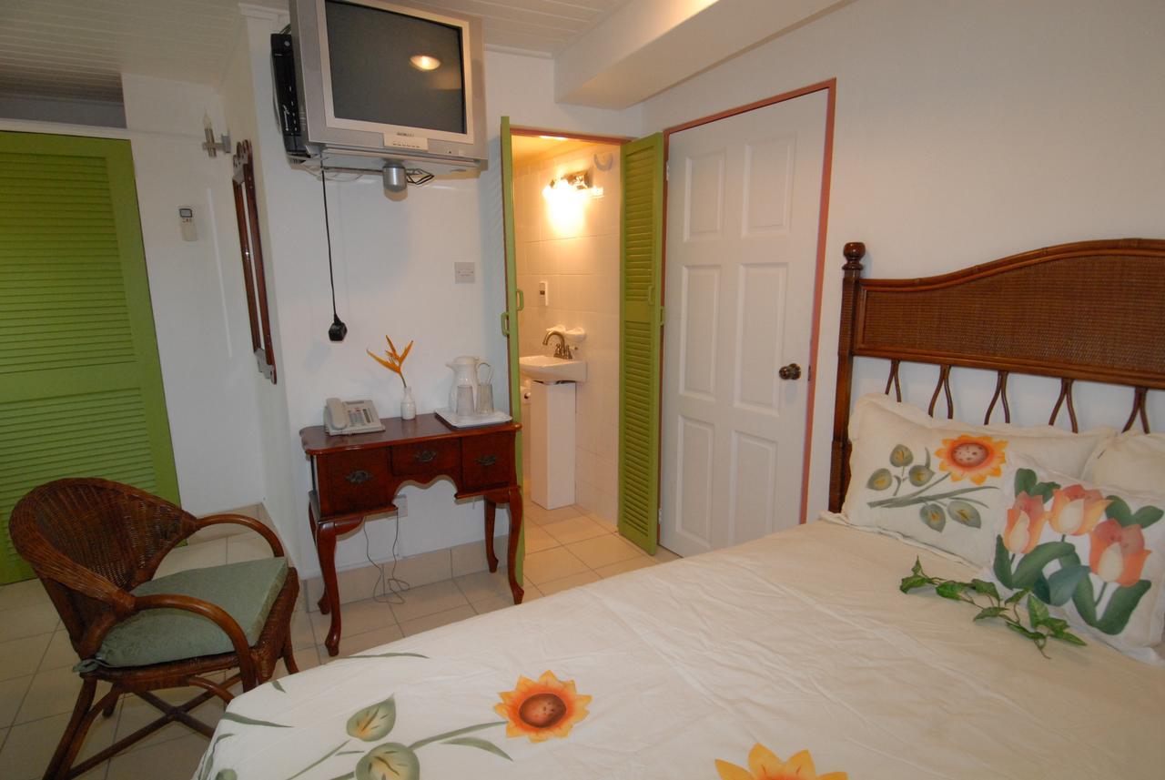 Deyna'S City Inn St. George's ภายนอก รูปภาพ