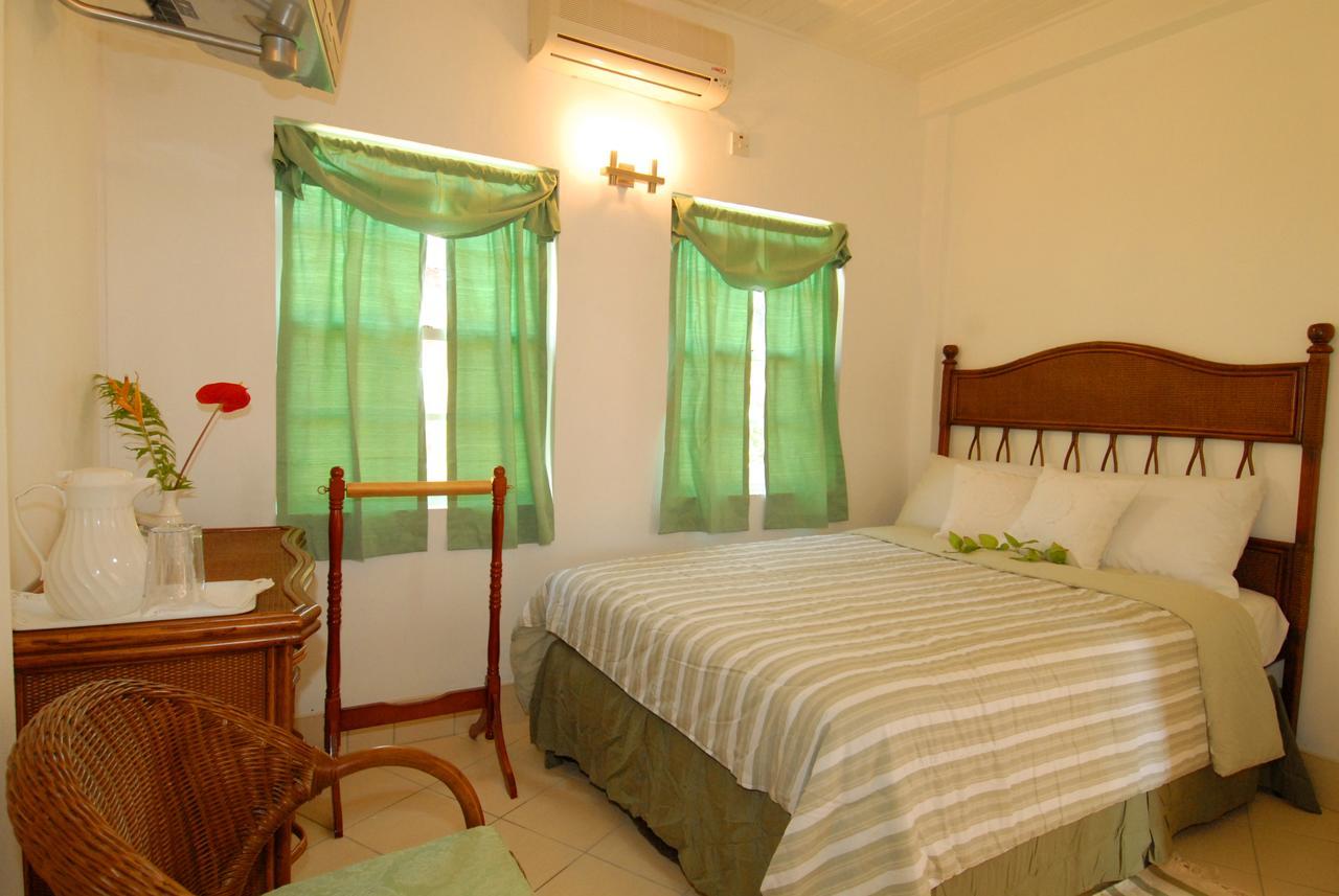 Deyna'S City Inn St. George's ภายนอก รูปภาพ