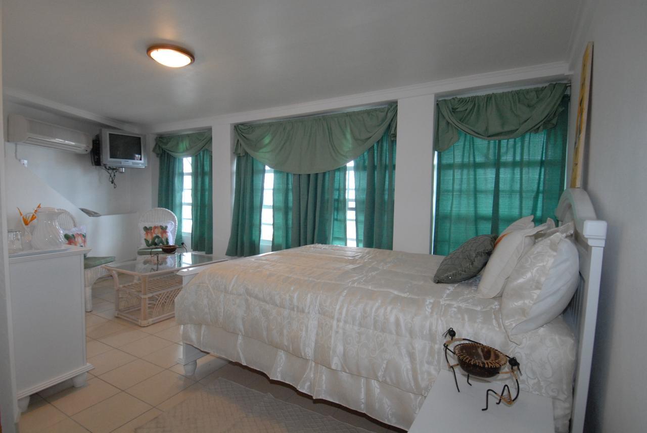 Deyna'S City Inn St. George's ภายนอก รูปภาพ