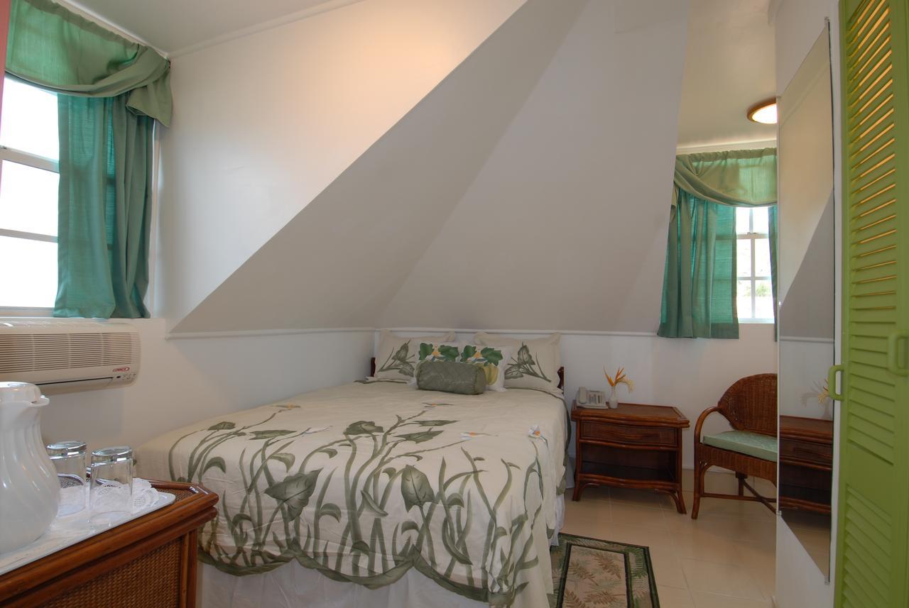 Deyna'S City Inn St. George's ภายนอก รูปภาพ